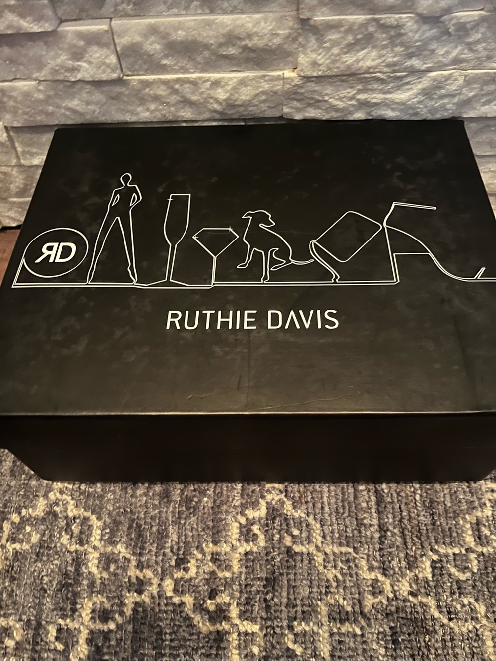 Ruthie Davis Black Pumps with White LOVE Graphic - Picture 3 of 4